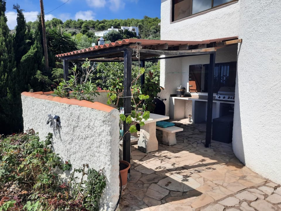 Property building, Patio, BBQ facilities, Garden, Balcony/Terrace