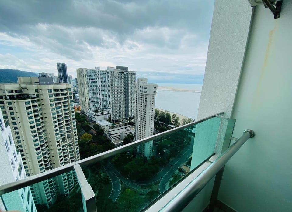 View (from property/room), Balcony/Terrace, City view