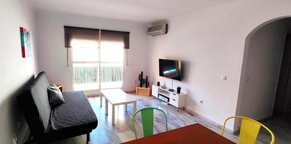 Game Room, TV and multimedia, Balcony/Terrace, Living room, Lounge or bar, Dining area, air conditioner