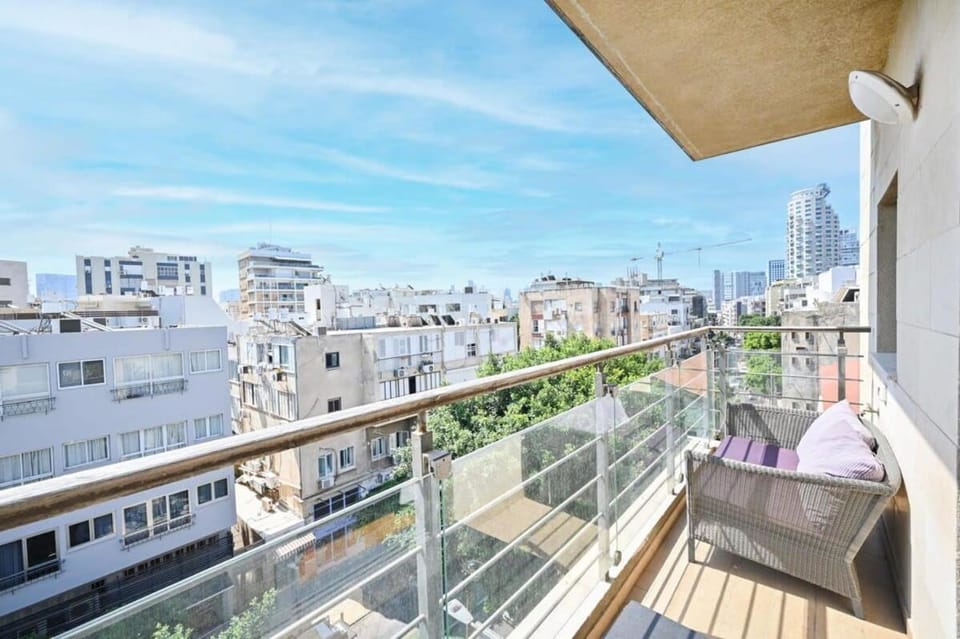 3BR Behind the Beach with Mamad by HolyGuest Apartment in Tel Aviv-Yafo