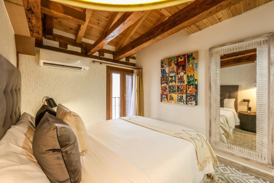 Bed, TV and multimedia, Photo of the whole room, Bedroom, air conditioner