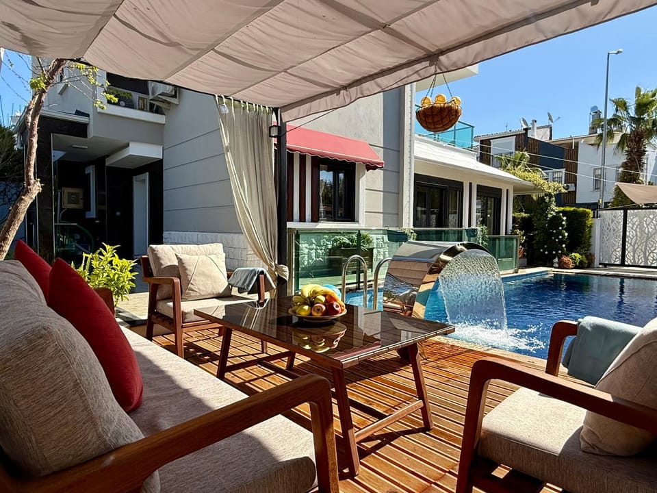 Villa Annabèll1 with Swimming pool and Jacuzzi, 3 floors Villa in Antalya Province