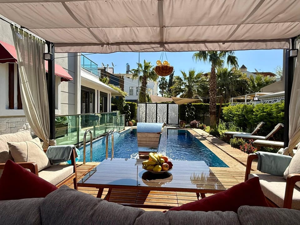 Villa Annabèll1 with Swimming pool and Jacuzzi, 3 floors Villa in Antalya Province