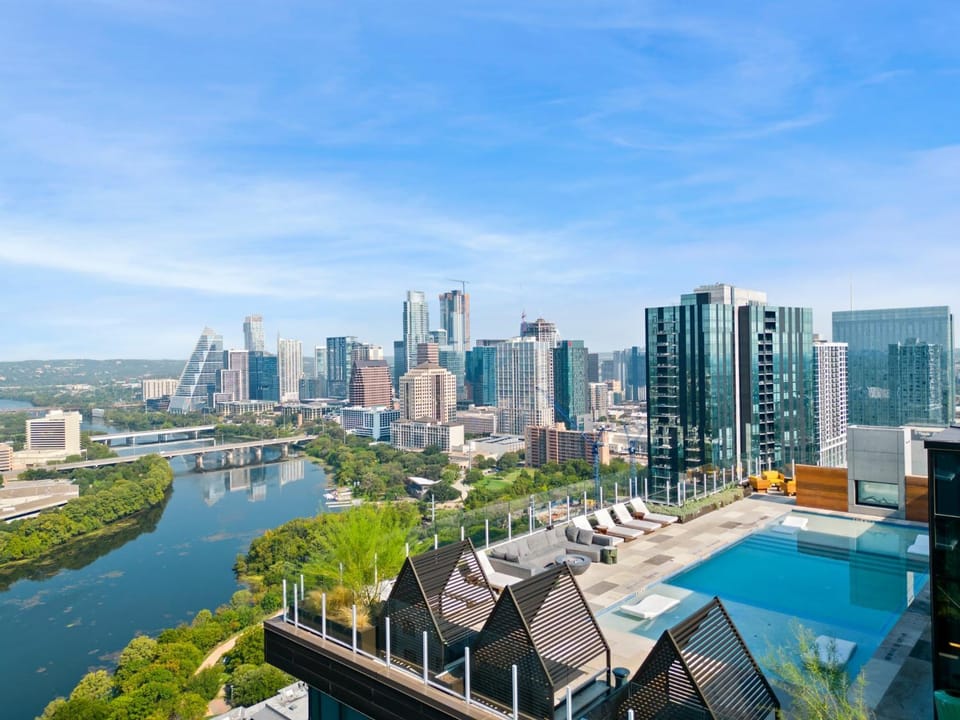 18th FL 1BR - Heated Pool - Gym - Balcony House in Austin