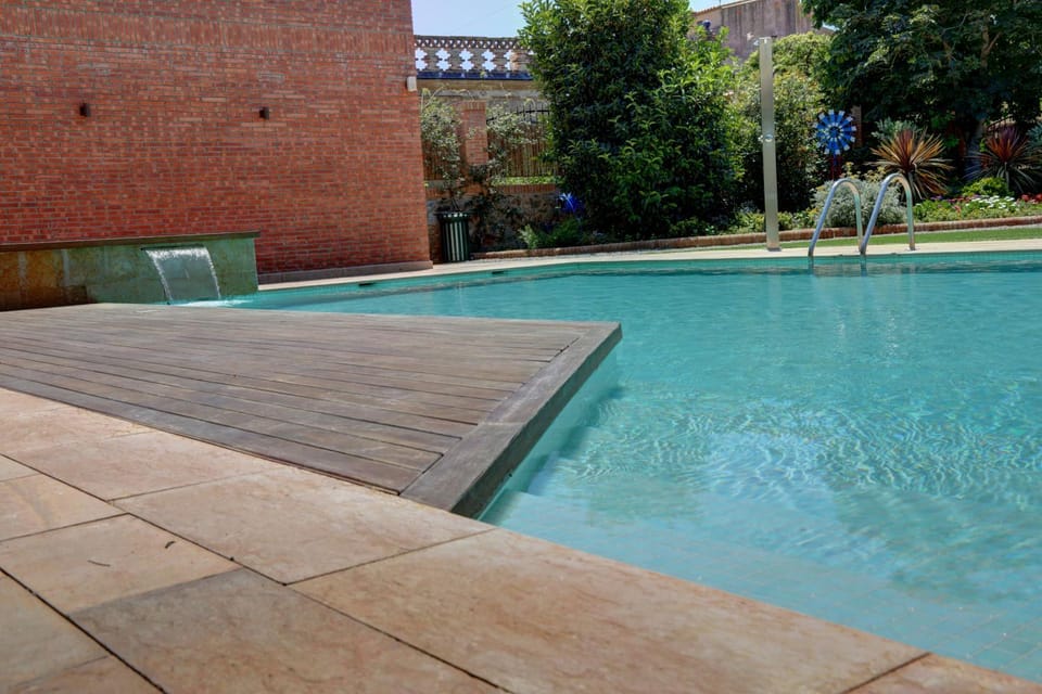 Swimming pool, Swimming pool