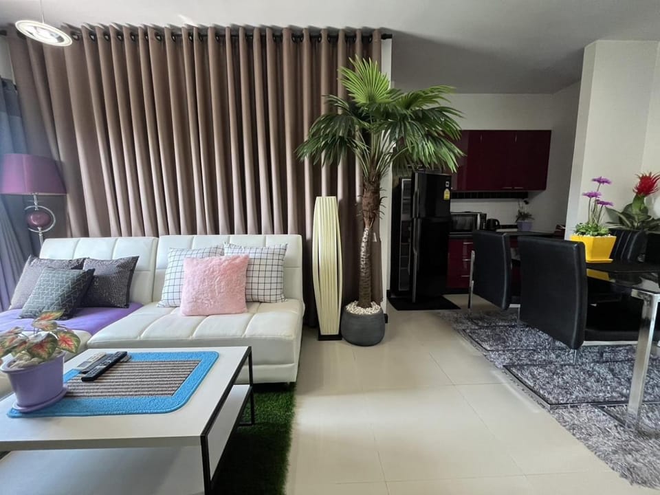 Flame Tree Residence , City Center & Close to Beach Cozy Apartment Apartment in Nong Kae