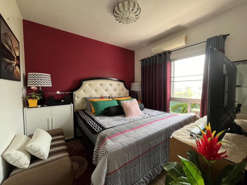 Flame Tree Residence , City Center & Close to Beach Cozy Apartment Apartment in Nong Kae