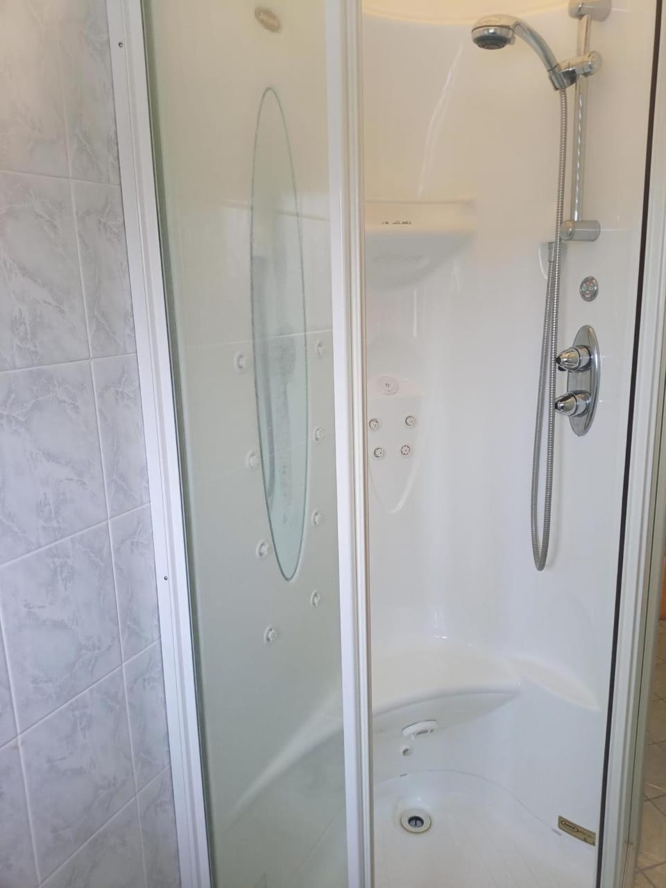 Bathroom, Living room