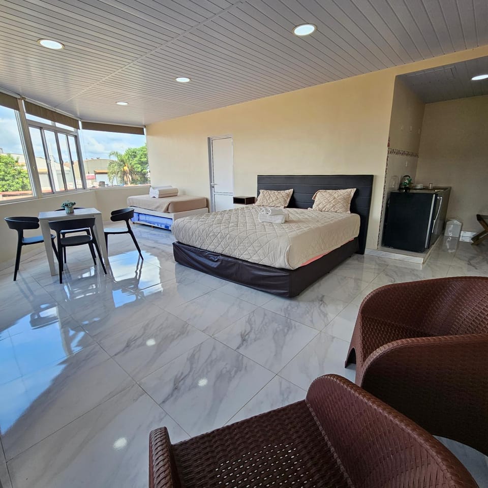 Bed, Living room, Photo of the whole room, Dining area, Bedroom, towels