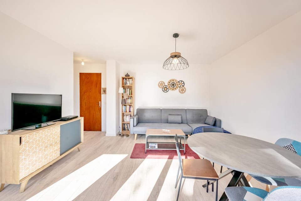 TV and multimedia, Living room, Dining area