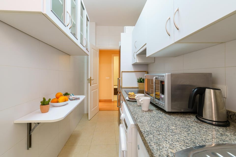 Kitchen or kitchenette, Communal kitchen, dishwasher, furniture, minibar, pet friendly, stove, toaster, washing machine