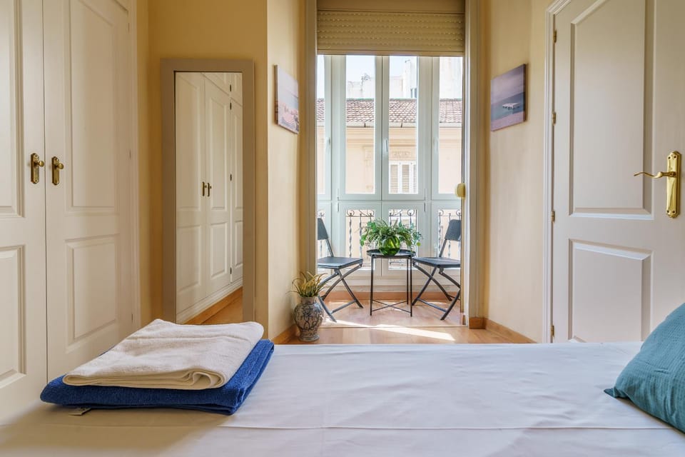 Bed, Balcony/Terrace, Photo of the whole room, Bedroom, towels, wardrobe