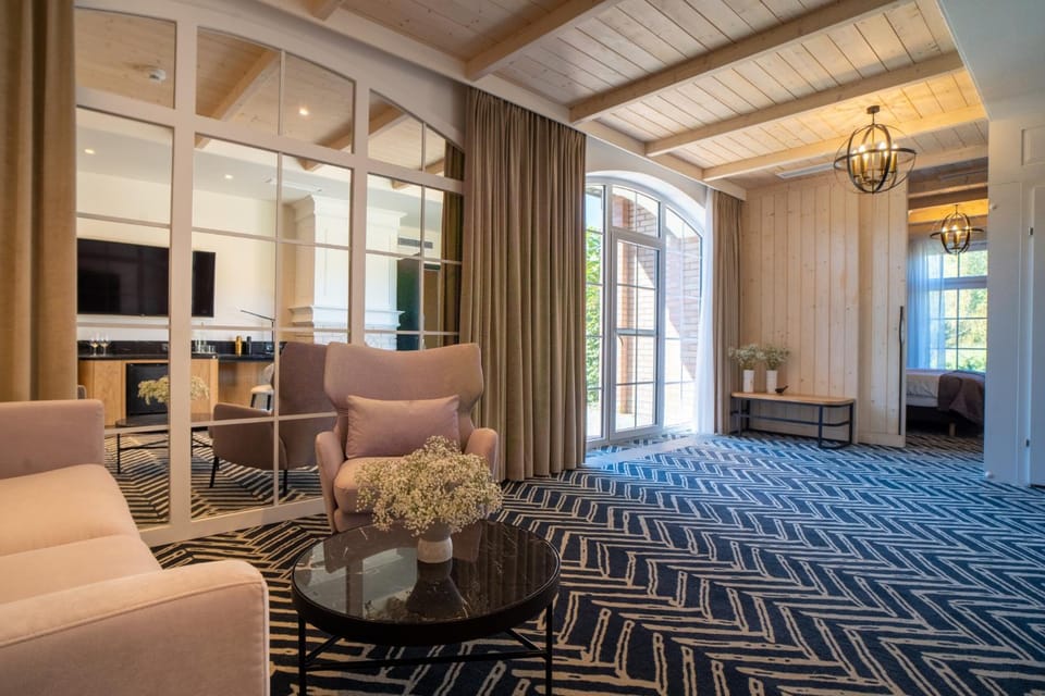 Living room, Seating area