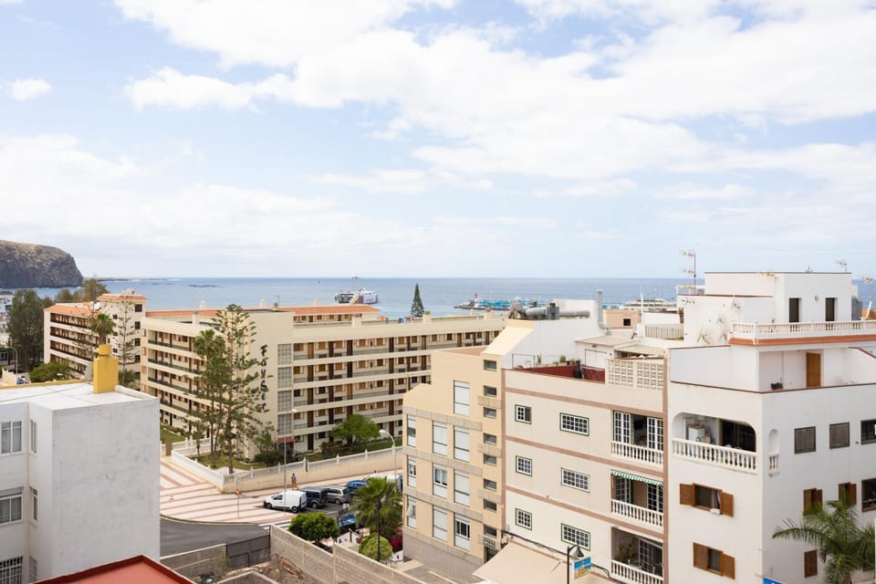 Nearby landmark, Day, Natural landscape, City view, Sea view