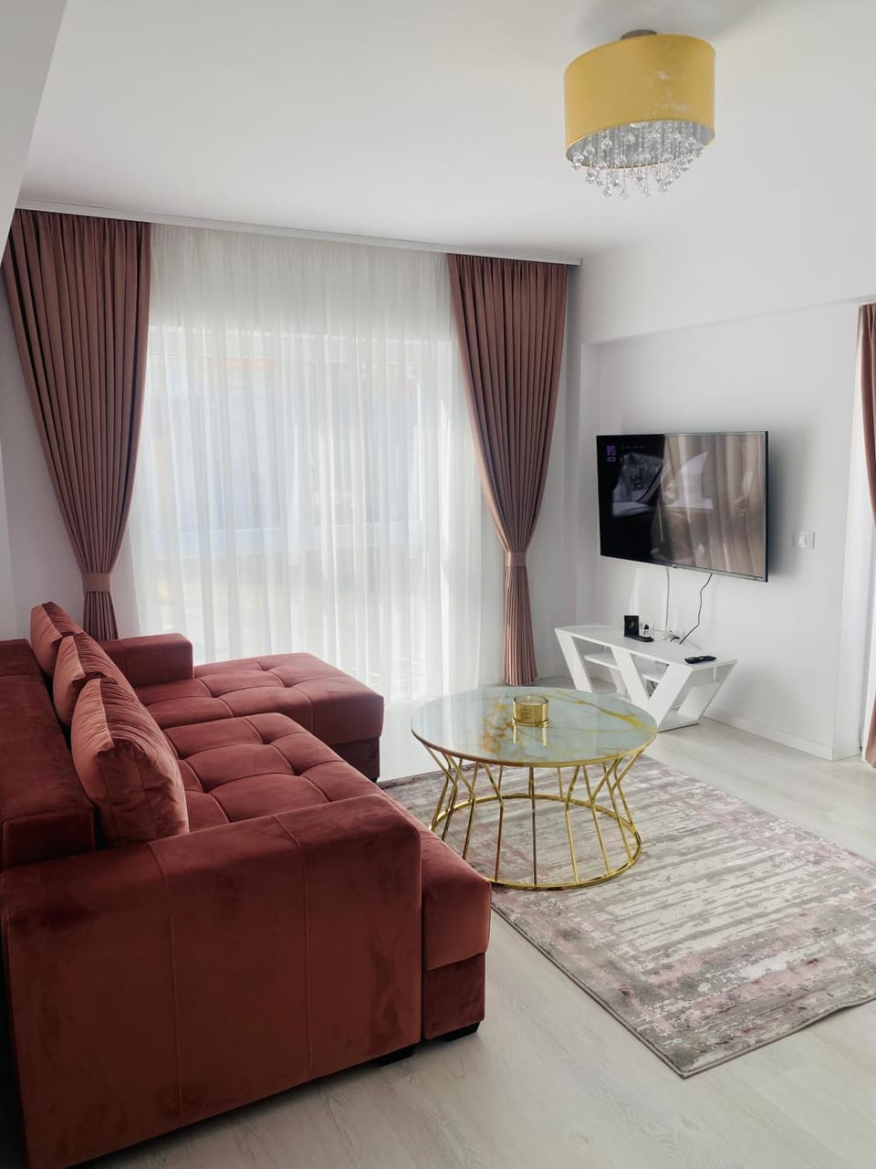 Luxury Queen Apartment in Romania