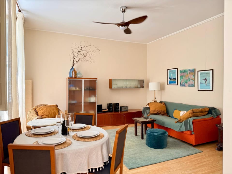 Photo of the whole room, Seating area, Dining area