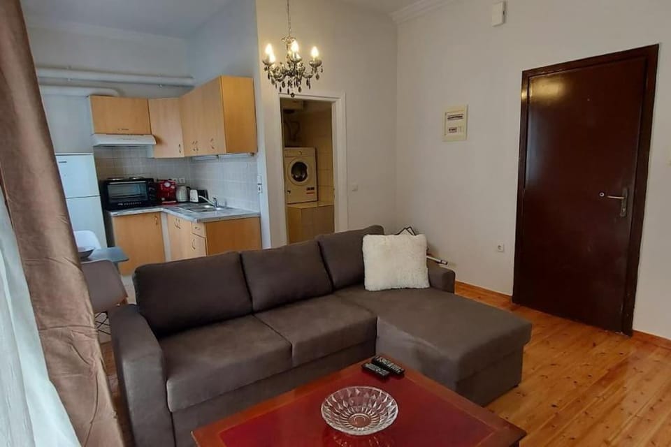 Spacious Beauty in Athens, 55m2, Metro 7' Apartment in Athens