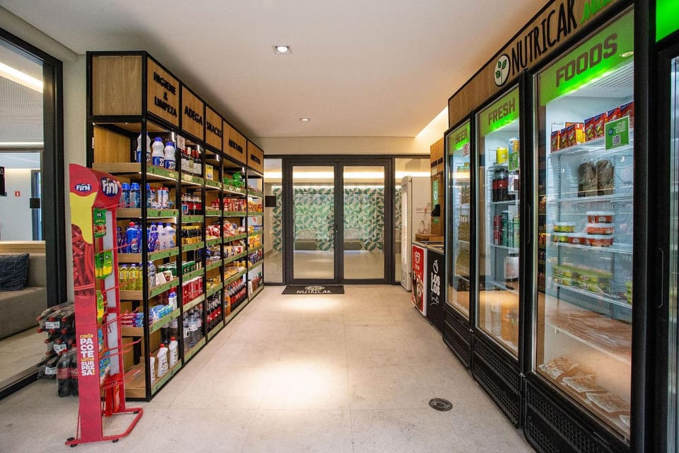 Supermarket/grocery shop