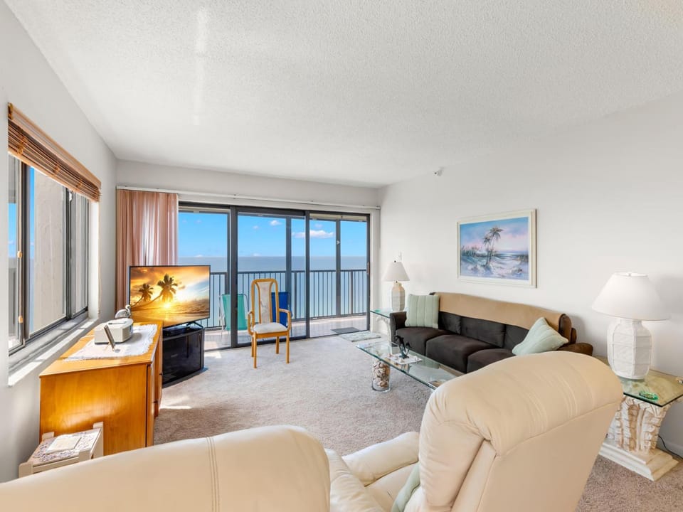 TV and multimedia, View (from property/room), Balcony/Terrace, Living room, Seating area, Sea view, furniture