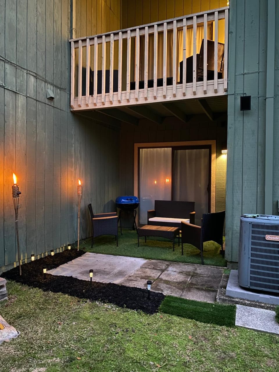 Modern 2 Bedroom Townhome Minutes from the Beach!! Apartment in Fort Walton Beach