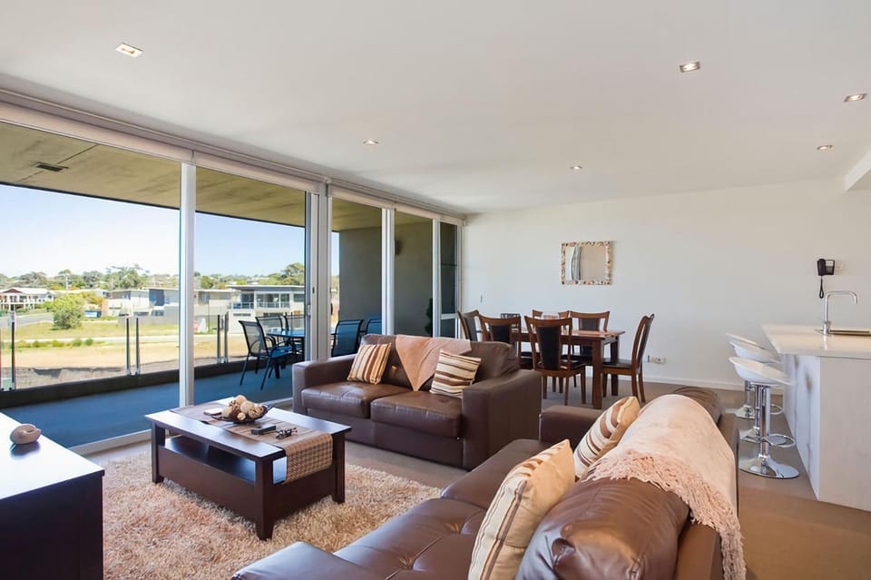 Resort Penthouse 301 Apartment in Torquay
