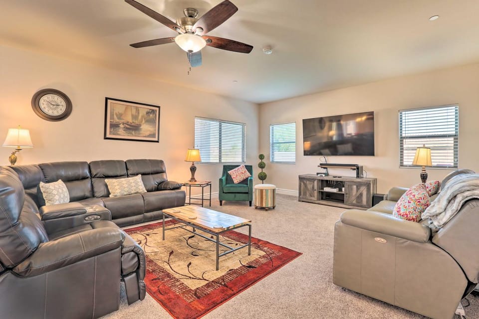 Modern Tucson Home w/ Patio + Saltwater Pool! House in Marana