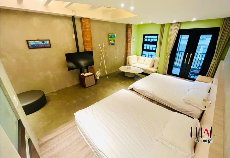 Bed, TV and multimedia, Photo of the whole room, Bedroom
