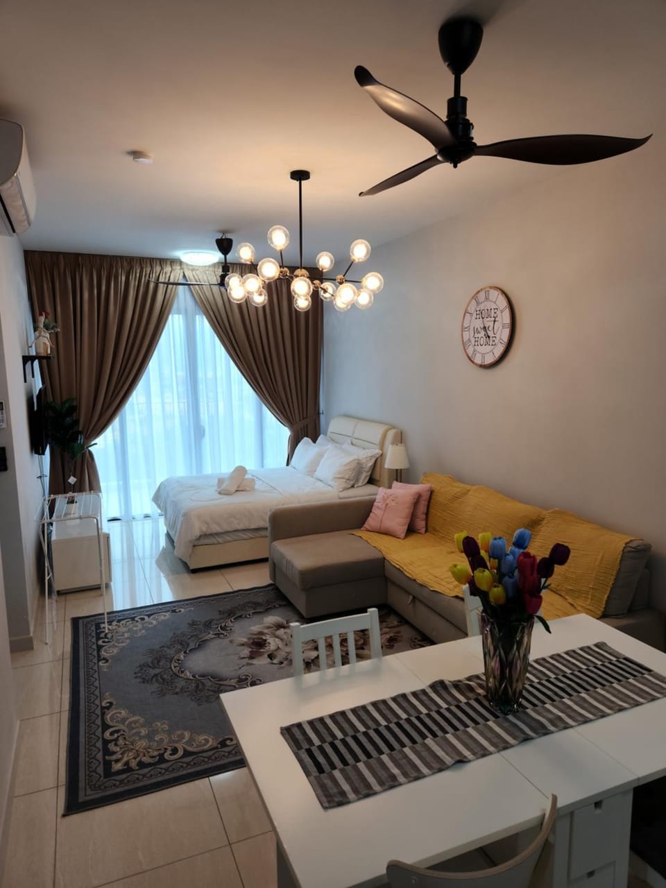 Living room, Seating area, Dining area