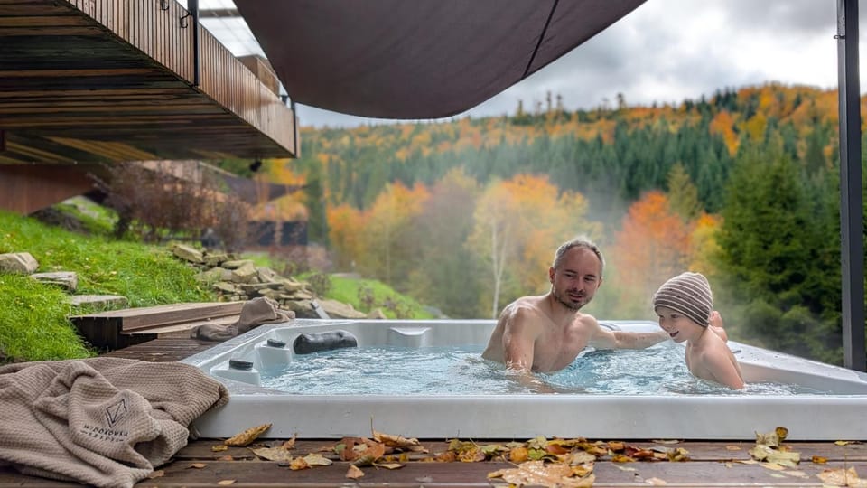 Day, People, Hot Tub, Guests