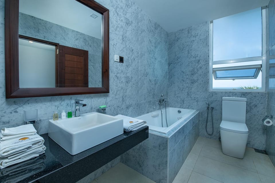 Bathroom, Bath, towels
