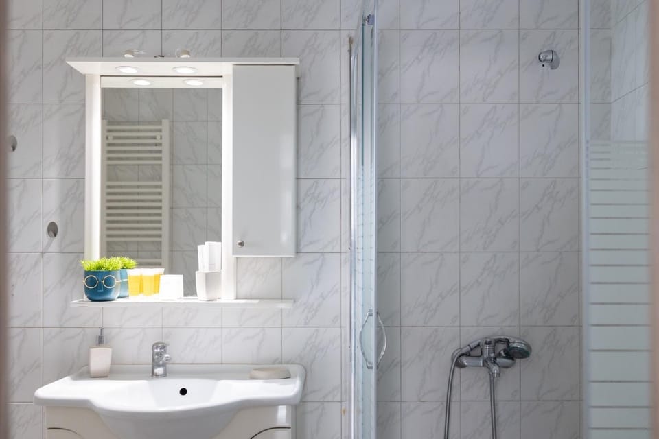 Shower, Bathroom, towels