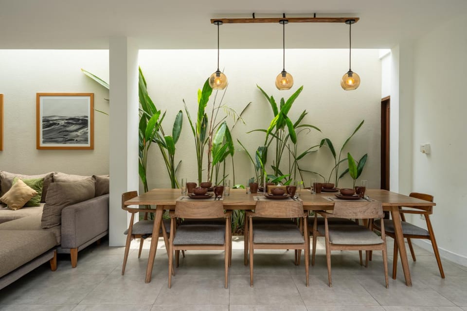 Seating area, Dining area