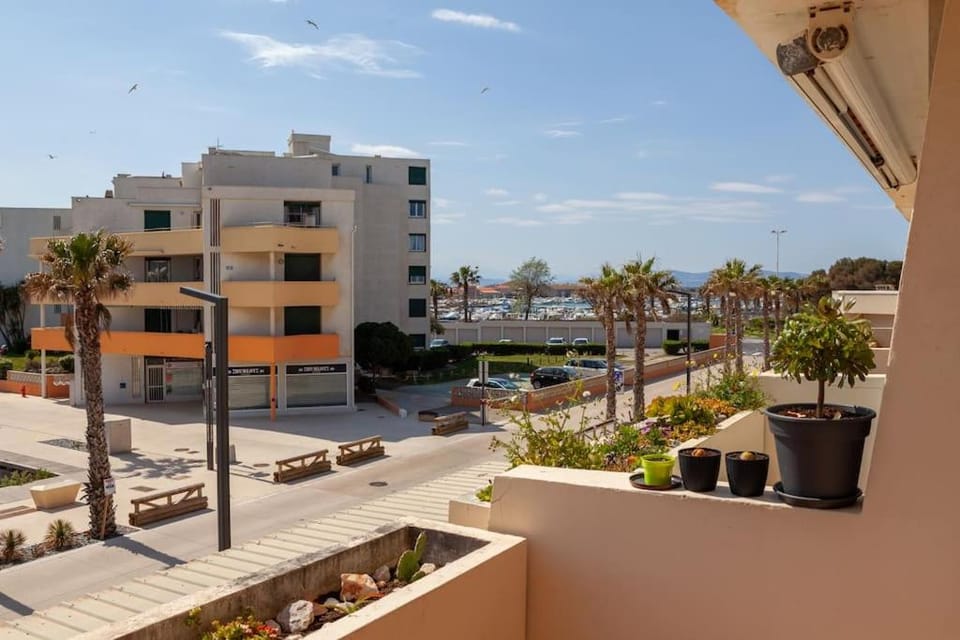 Day, View (from property/room), Balcony/Terrace, City view