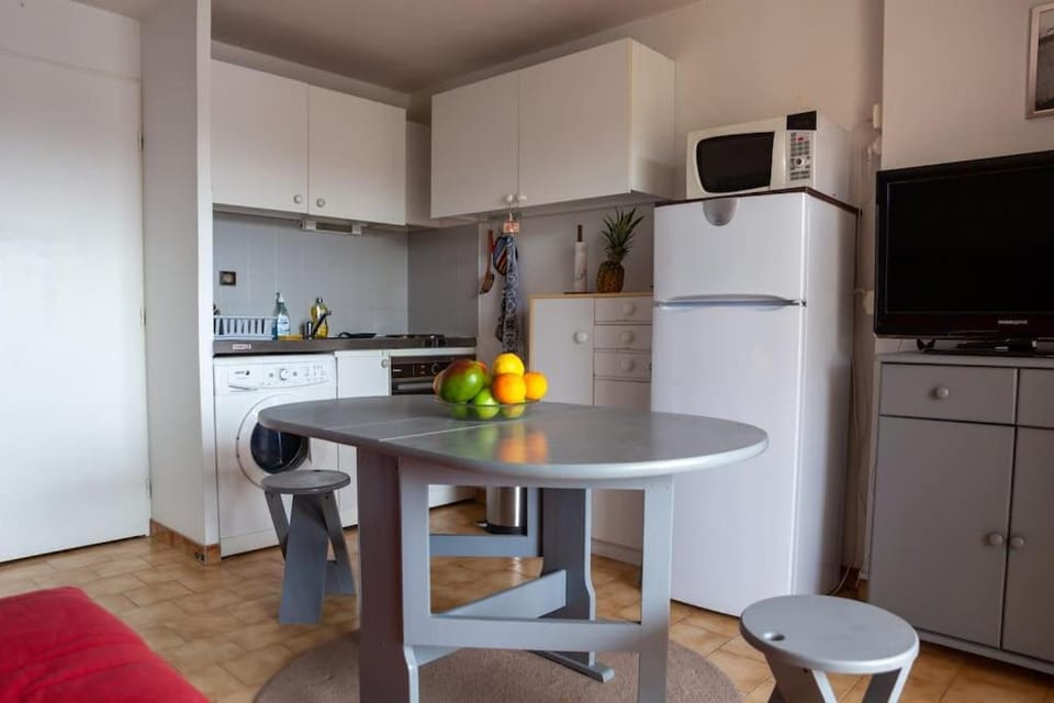 TV and multimedia, Kitchen or kitchenette, Dining area, dishwasher, minibar, pet friendly, stove