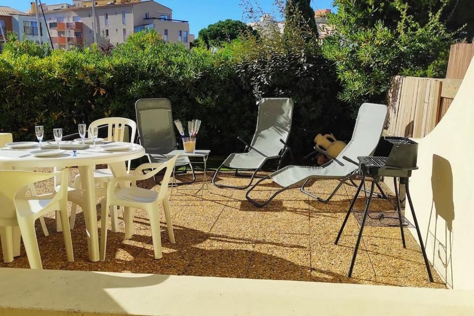 Patio, sunbed