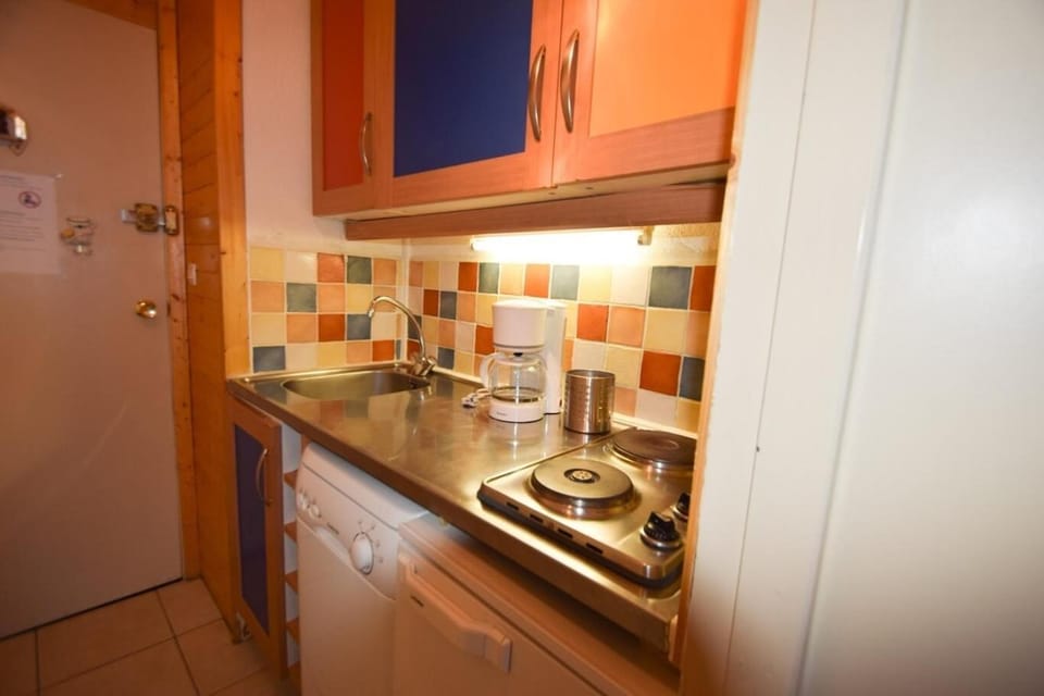 oven, kitchen