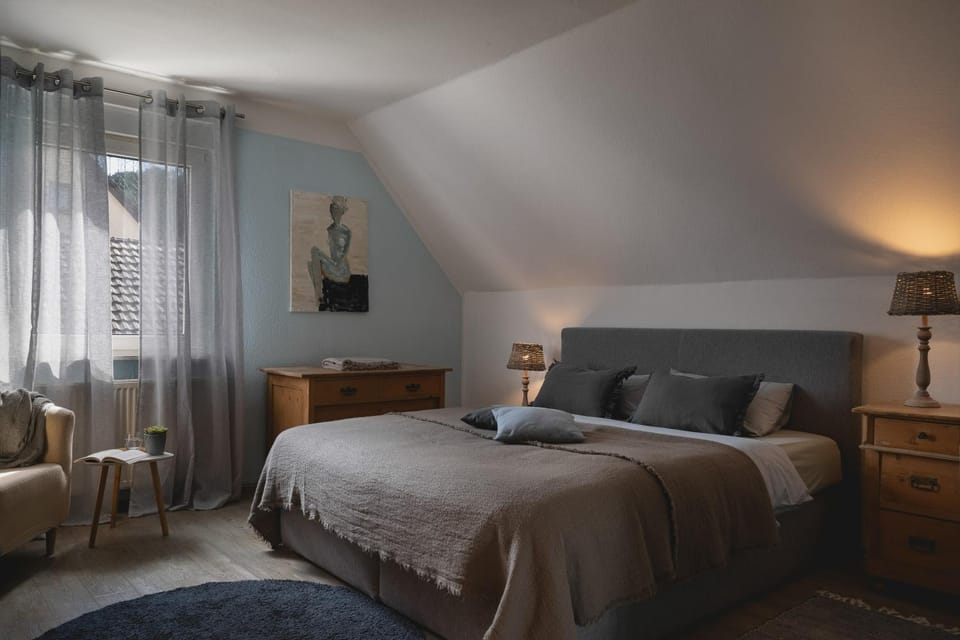 Bed, Photo of the whole room, Bedroom