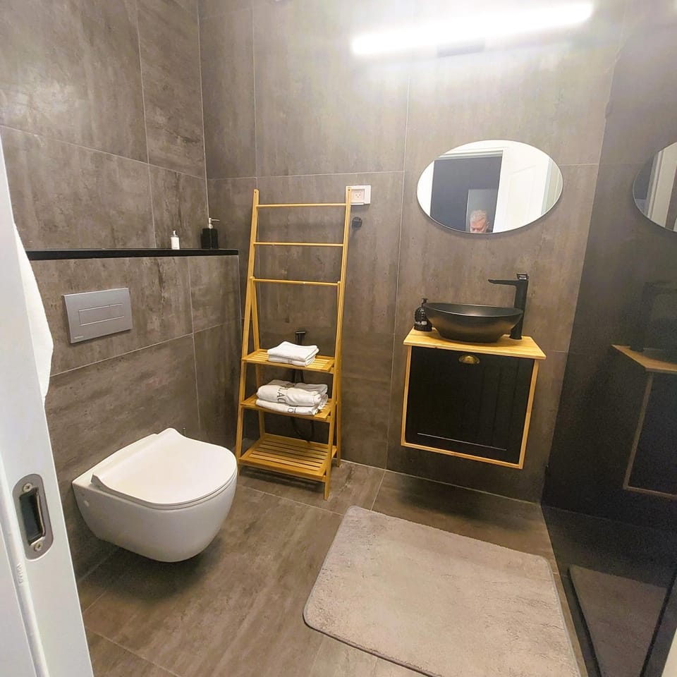 Toilet, Bathroom
