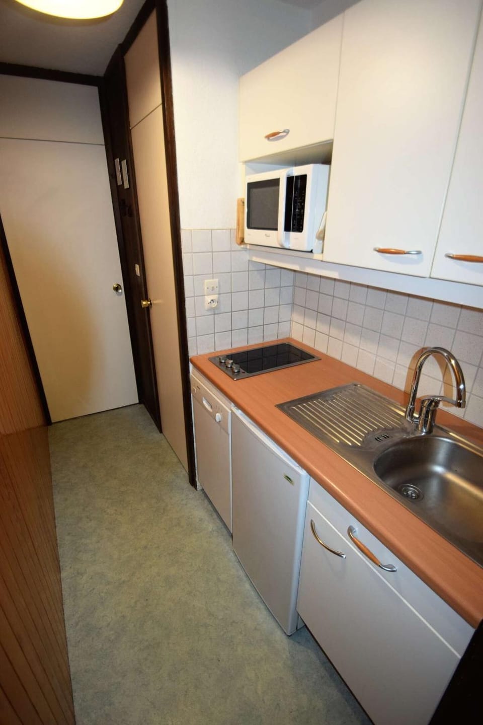 Bathroom, oven, kitchen