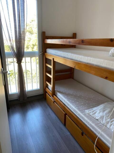 bunk bed