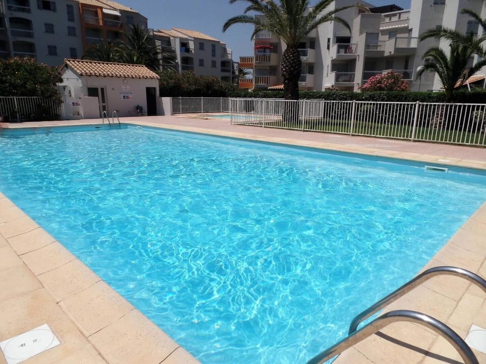 Swimming pool, Swimming pool