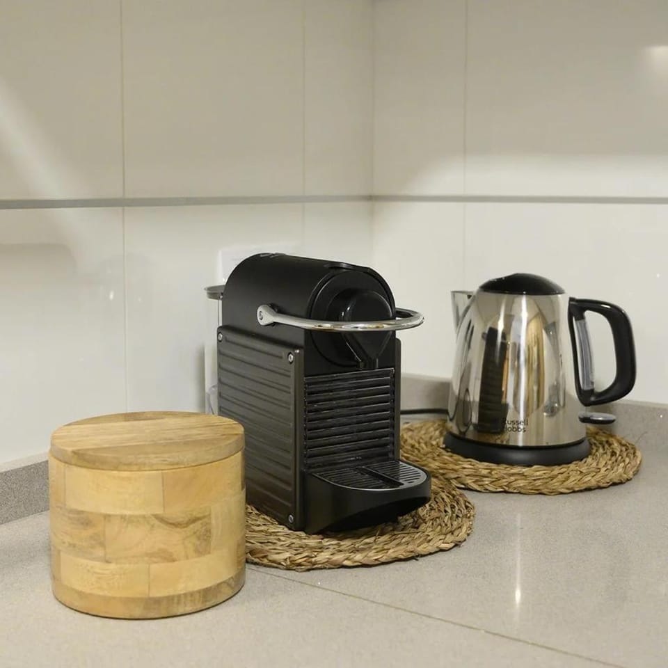 Coffee/tea facilities, kitchen