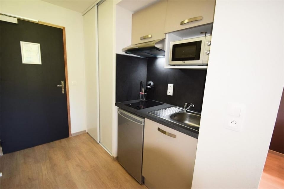 oven, kitchen