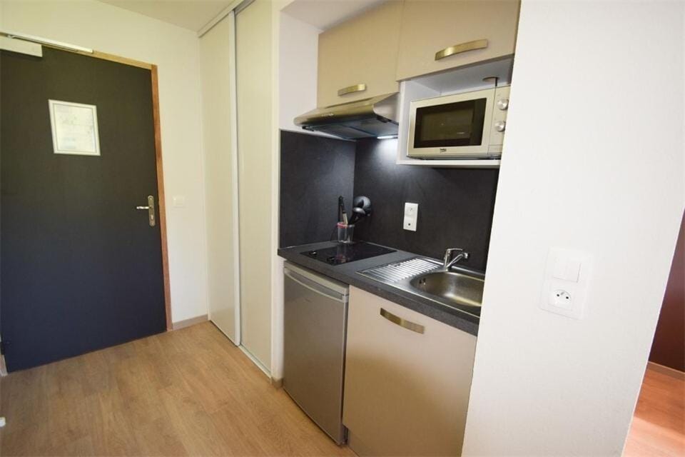 oven, kitchen