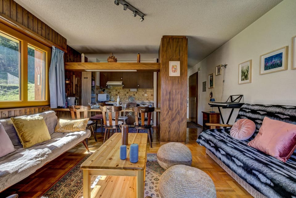 Kitchen or kitchenette, Living room, Dining area