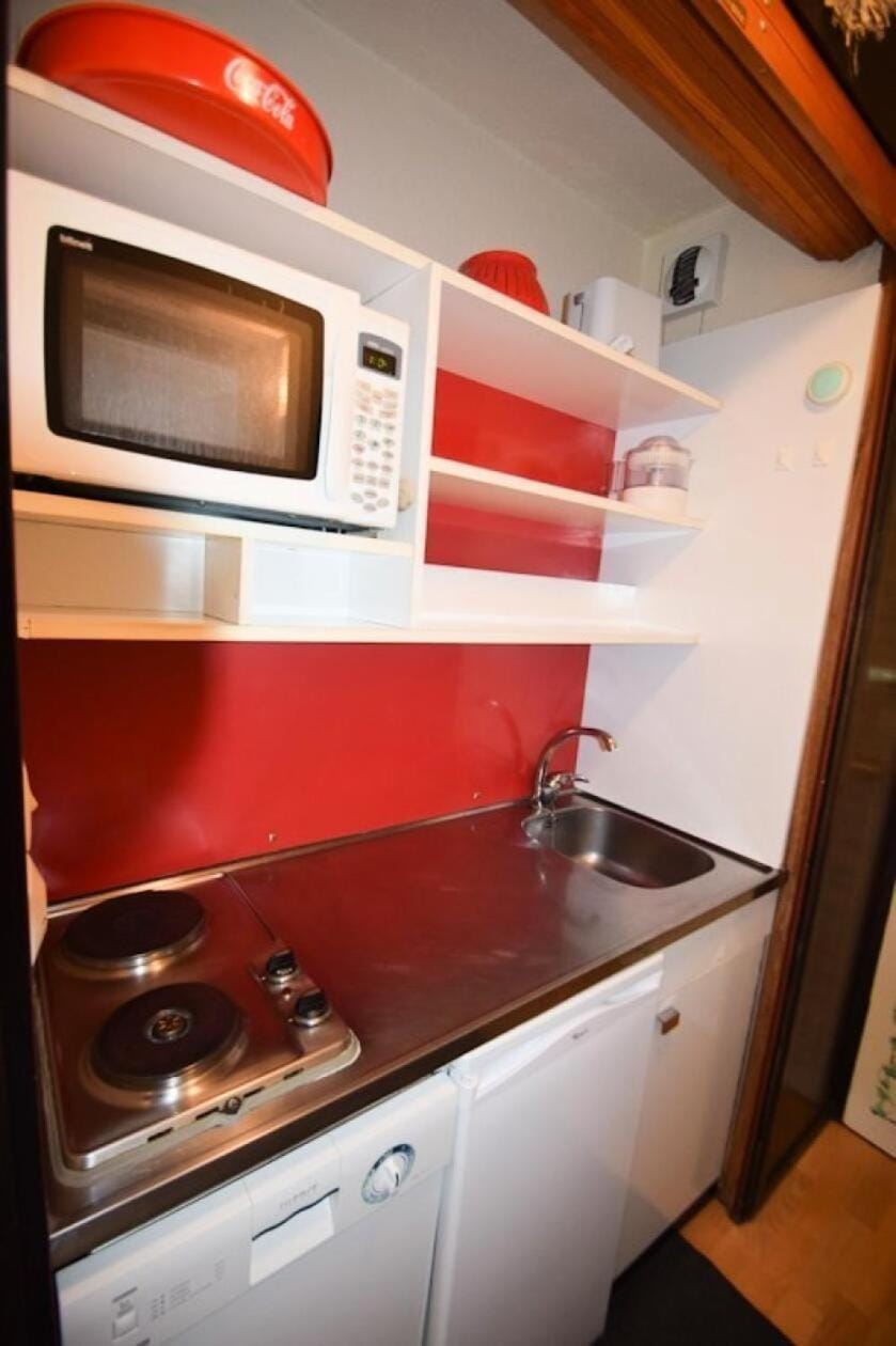 Bathroom, microwave, oven, stove, kitchen