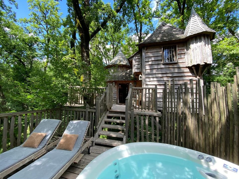 Patio, Natural landscape, Hot Tub, Balcony/Terrace, sunbed