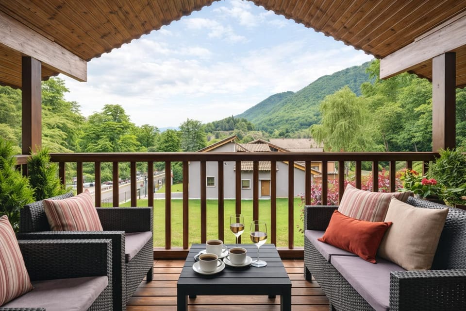 Property building, Skiing, Skiing