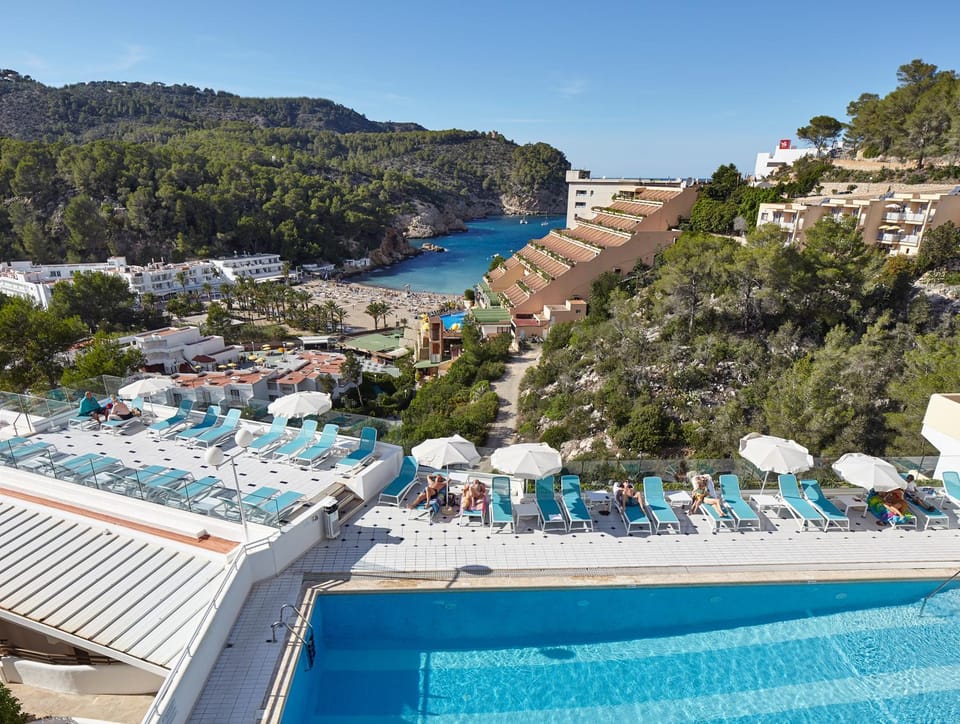 Natural landscape, Mountain view, Pool view, Sea view, Swimming pool, Swimming pool, sunbed