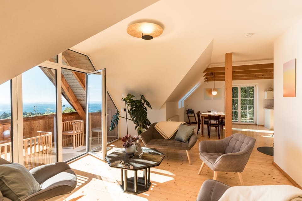 View (from property/room), Balcony/Terrace, Living room, Seating area, Dining area